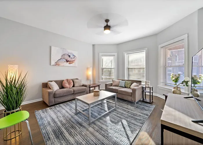Cozy Woodlawn Retreat 1 * Chicago