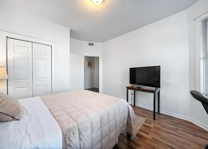 Cozy Woodlawn Retreat 1