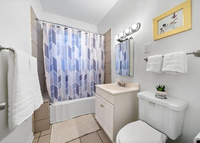 Cozy Woodlawn Retreat 1 Apartment *