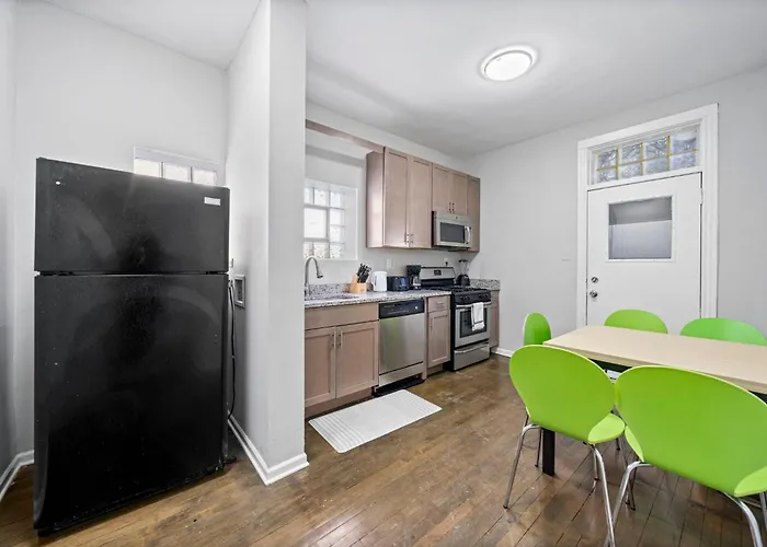 Cozy Woodlawn Retreat 1 Apartment *