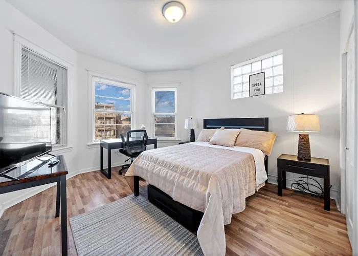 Cozy Woodlawn Retreat 1 * Chicago